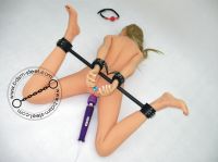 BDSM rozpěrka s pouty